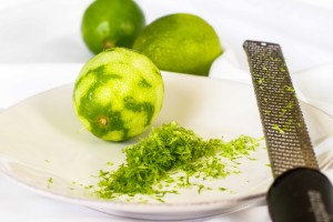 Làm trắng da mặt bằng vỏ chanh