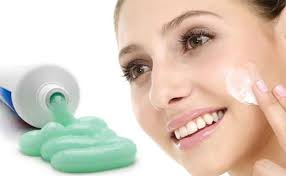 cách trị mụn hiệu quả bằng kem đánh răng