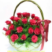 GIỎ HOA HỒNG ĐỎ THẮM HT098
