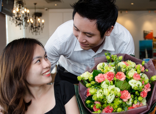 Chọn hoa tươi tặng sinh nhật bạn gái theo cung hoàng đạo